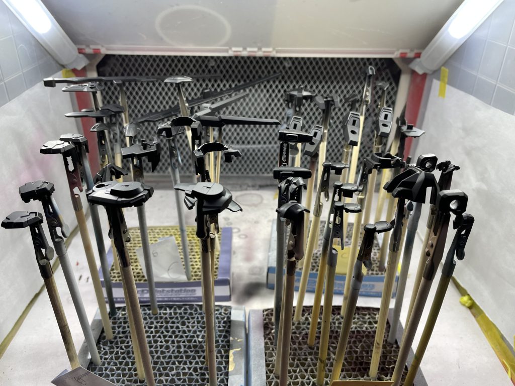 下地は全部ガイアカラーのサーフェイサーエヴォブラックです。YouTuberのぷらばんさんが言ってた通り重厚感が出るので良いですね