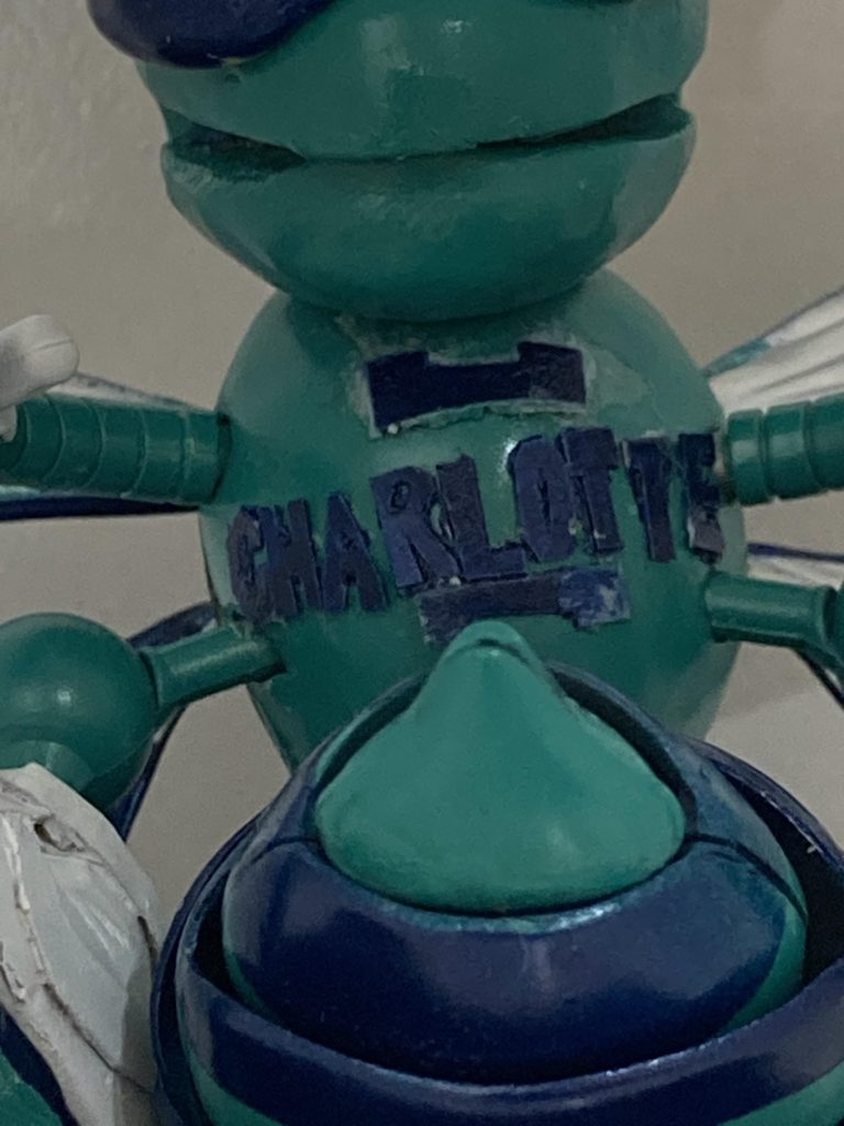 雑な部分もありますが2.5cm内に9文字は頑張ったと思います