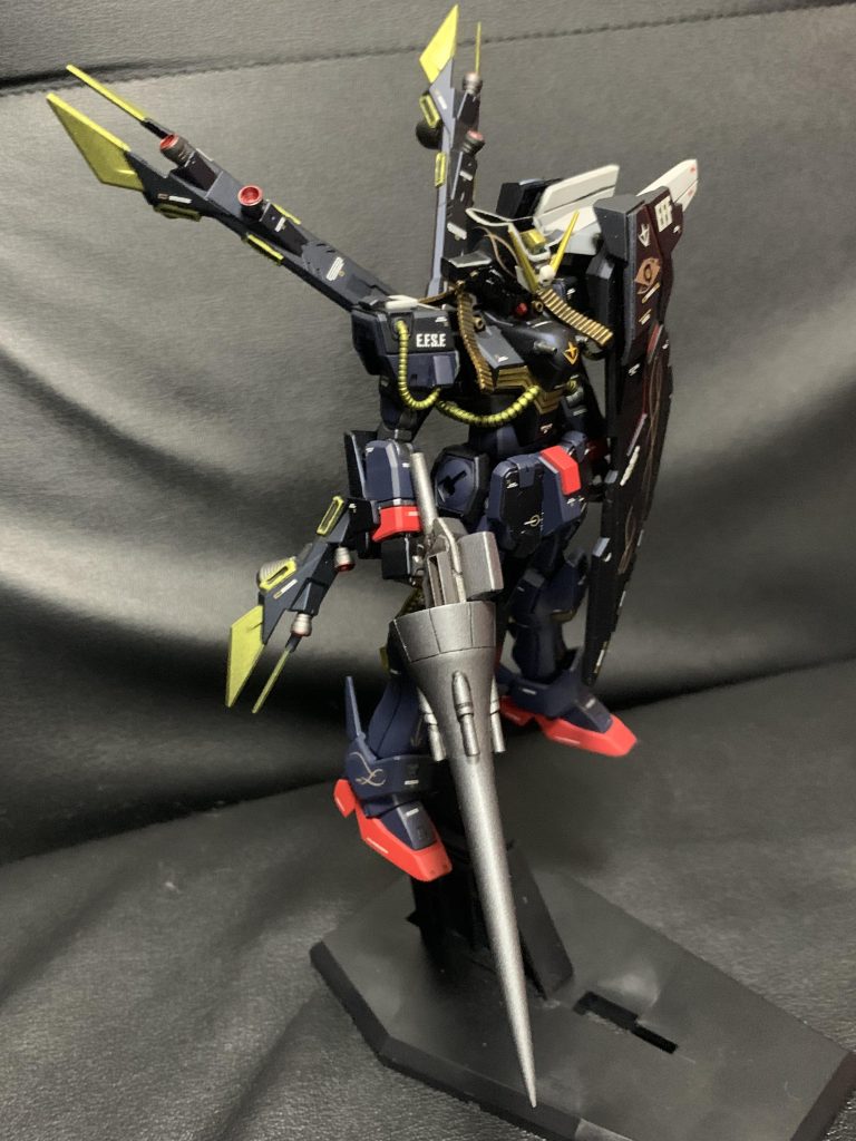 追記で、専用武装のランスマシンガンもアップしておきます。「HG クロスボーンガンダムX-2」のショットランサーを切り出してプラ板で形を整えながら再接着したものです。