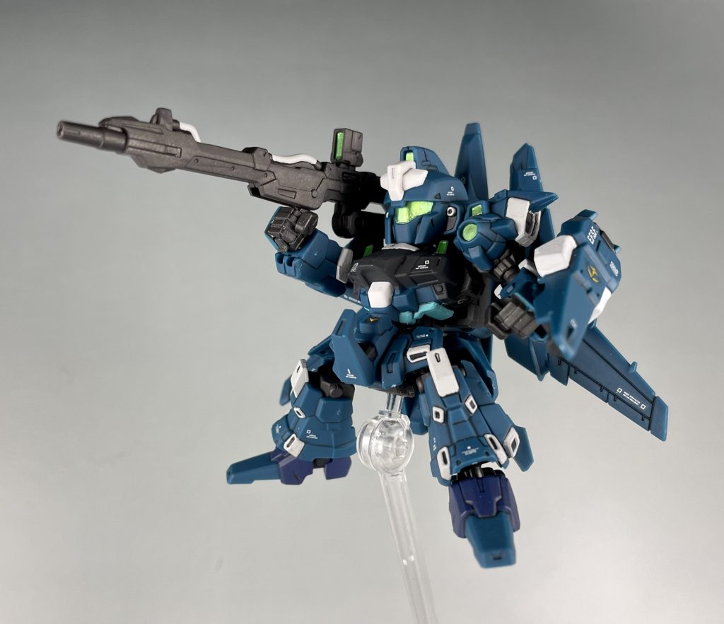 EXパーツを購入しないと武装がひとつも付かないという不満点はあるものの、それを補って余りあるほどに、デフォルメ具合やプロポーションが素晴らしいので、個人的には満足な一品。