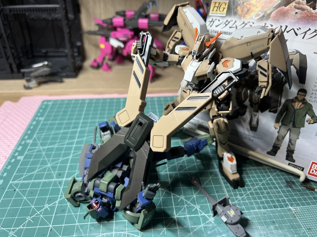 ゲイレールと。サブアームがもっと前まで届くようになったら4本腕でハサミをグギギギってできるにと思いました。