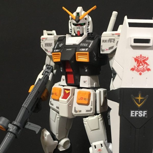 HGガンダム２号機　νガンダムカラー