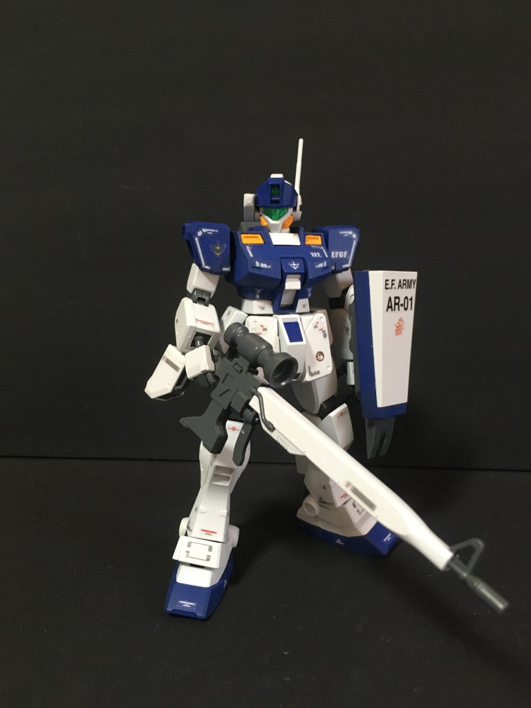 リアリスティックデカールを使用してRG風にしています。