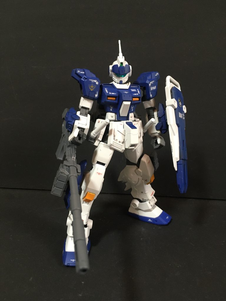 リアリスティックデカールを使用してRG風にしています。