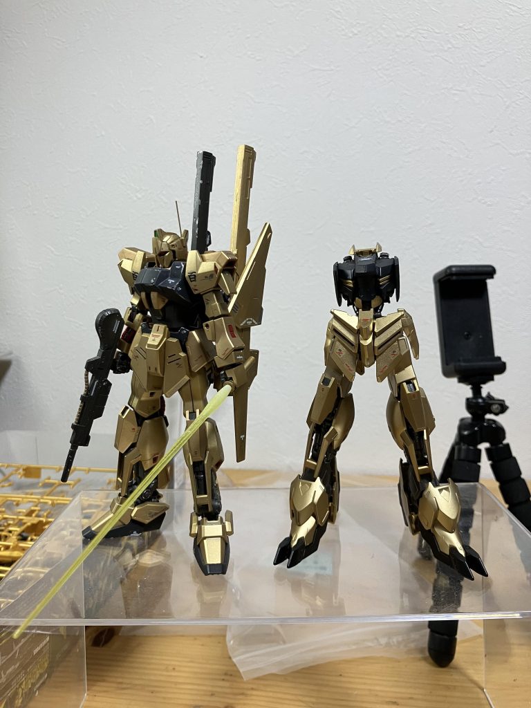 HGUC百式と比べるとこんな感じです。