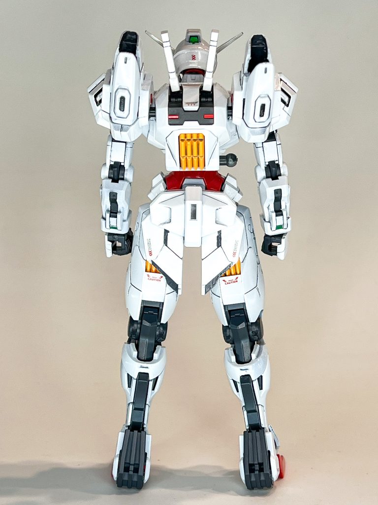 ガイアEXホワイト、メカサフ、マンダリンオレンジ、ガンダムカラー赤。