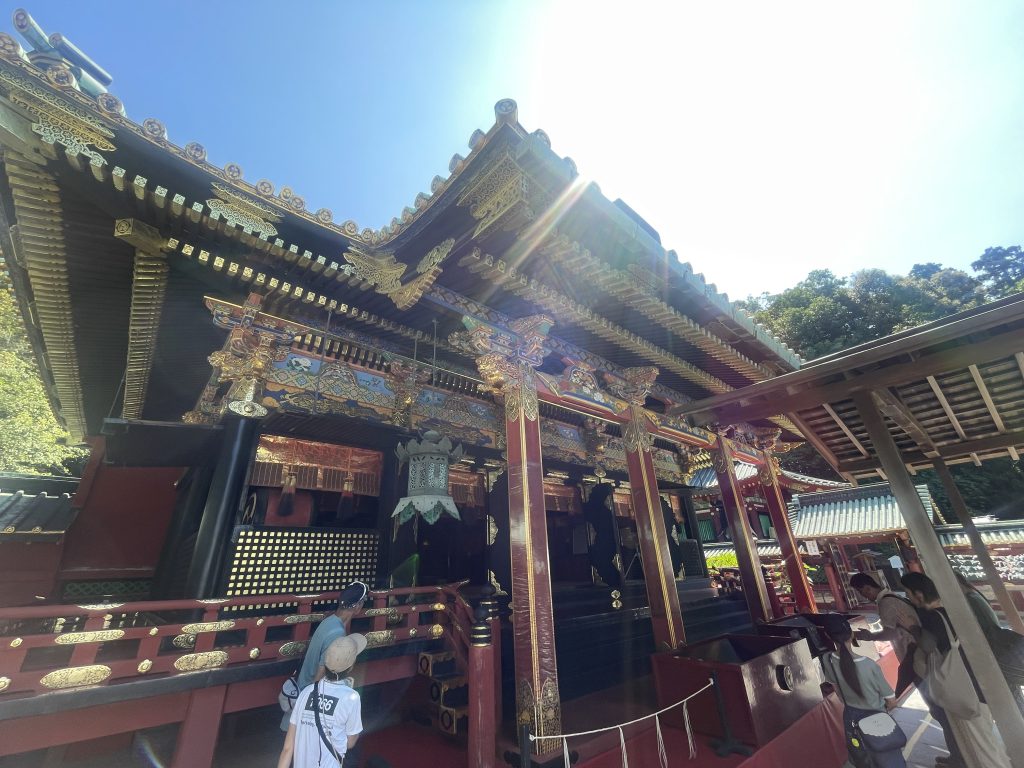 静岡県はプラモ産業のメッカですが、家康が久能山東照宮や浅間神社を建立させる為に全国から腕利きの木工職人を集め、その子孫が技術を継承、プラモデルの発展に影響したと言われています。