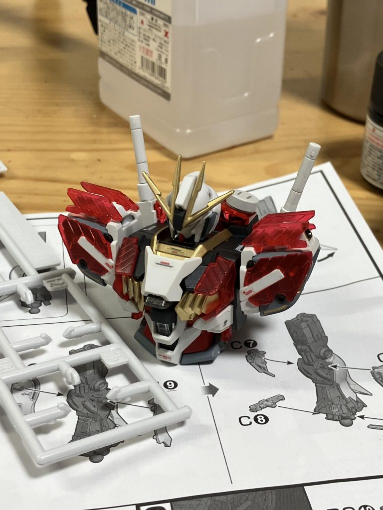 悩みに悩んだ配色。このままだと武者ガンダムなやなりそうで、怖かった思い出。