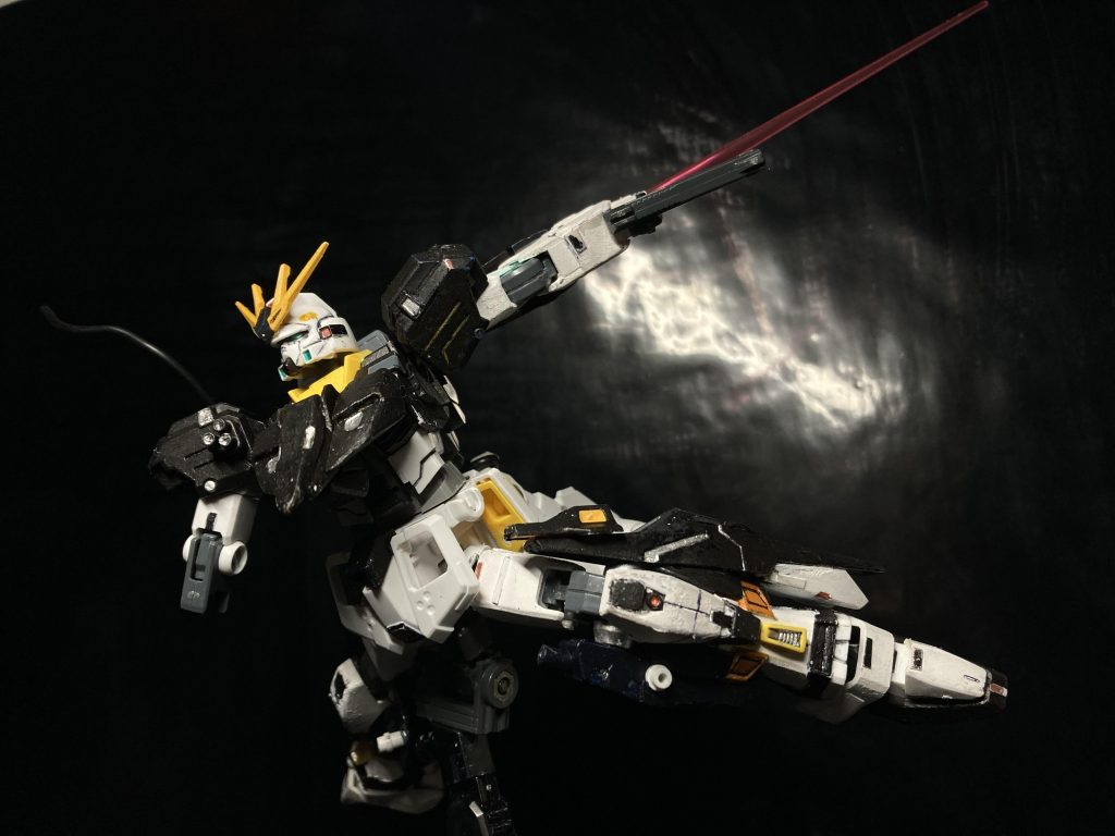 武器がなくなろうと最後まで主人を守るために戦ったウィンドウンこのMSには特別な思いを感じる7号機をベースにフルアーマーを極めつつ…こんなもの…壊せるわけないよね