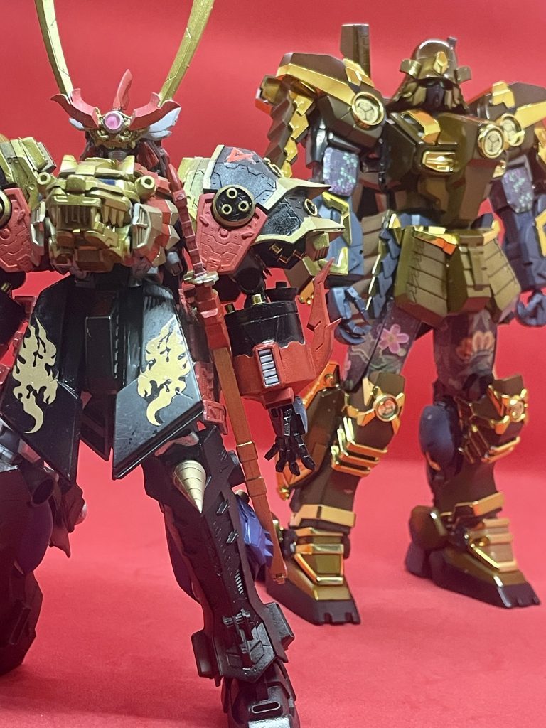 遠近法を利用して同サイズぽく撮りましたが。家康さん、地味ですねぇ。