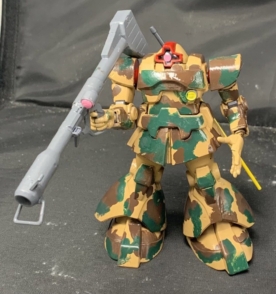 ウェザリングペーストつける前、実は緑がよくわかってなくて、ジャケ買いしたグリーンを塗ってみました。グリーンはあとでウォッシングすればトーンダウンすると思ってるので、ちょっと主張するくらいでちょうど良かったのです