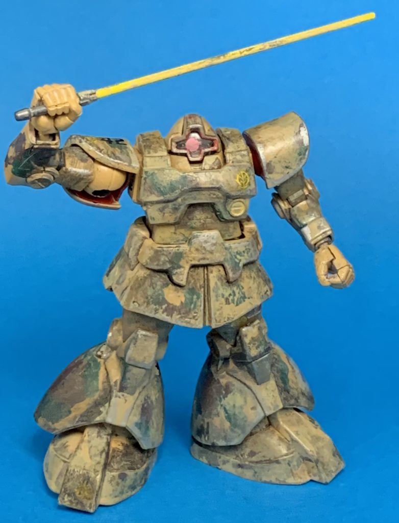 ヒートサーベルは黒→サンディブラウン→黄色の順番でゆっくり乾燥時間をおきながら塗装したら綺麗に塗れました、お試しあれ