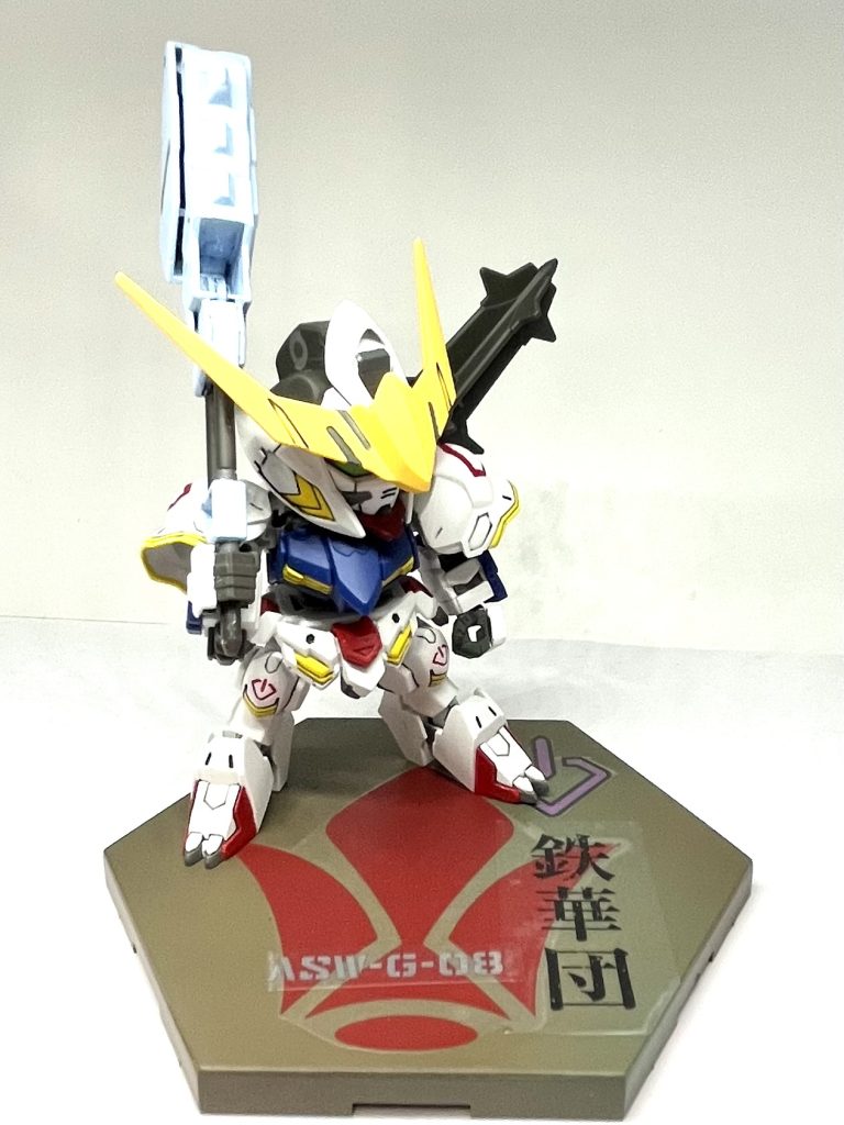 昔の一番くじの景品でステッカーが余ってたのでそれっぽい台座も作りました。センスくれ