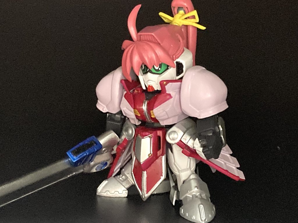 烈火騎士(ブレイズナイト)シグナムガンダム「闇の書事件」後の仲間としてのシグナムとなります武器は「魔剣レヴァンティン」メモリを読み込むことで属性付与、形態変化する通常は剣形態の『シュベルトフォルム』