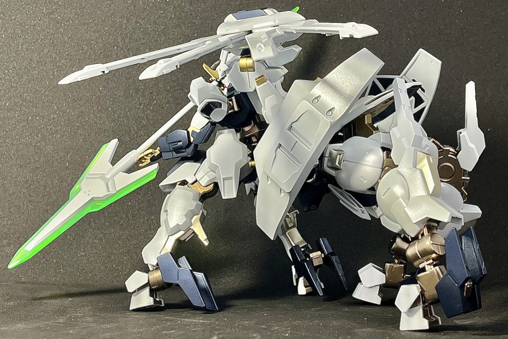 ポーズ44脚あるので柔軟性は乏しいですが足はかなり表情付けられて楽しいです。