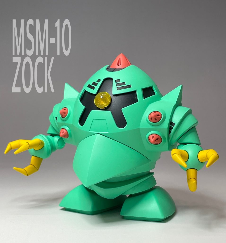 ゾックにもポーズを取らせましたが、脚はほぼ動かないし、腕も前に曲げるくらいしかできません。