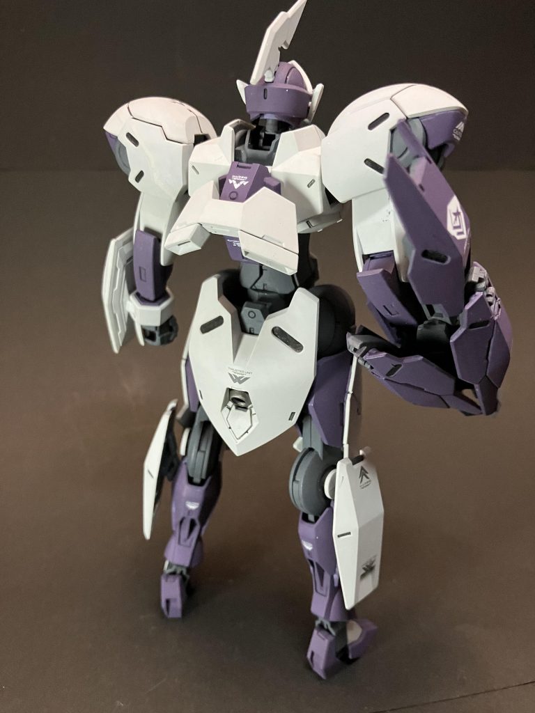 蛍光なども使わずに、ガンド搭載機とは違うんだアピール。特筆するところは無いです…