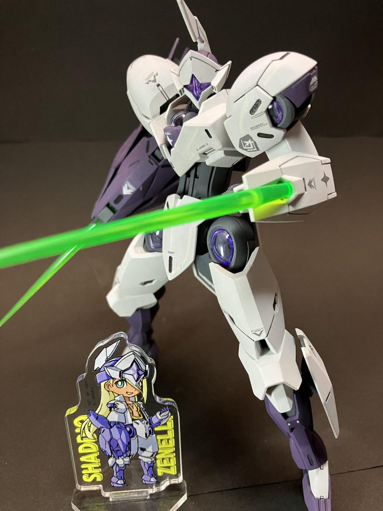 アクスタと並べて勝った！みたいな顔した時にやられる子。好き