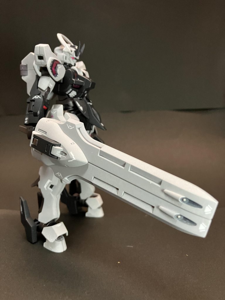 ガーディアンもこんなにボリュームあるのに片手で保持出来る、安定感バツグンですね。ディランザとのブンドドが楽しみです。まだ作ってないけど