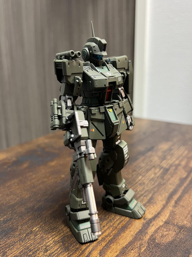前面②メインカラーはナスカディープカーキとガイア暗緑色。