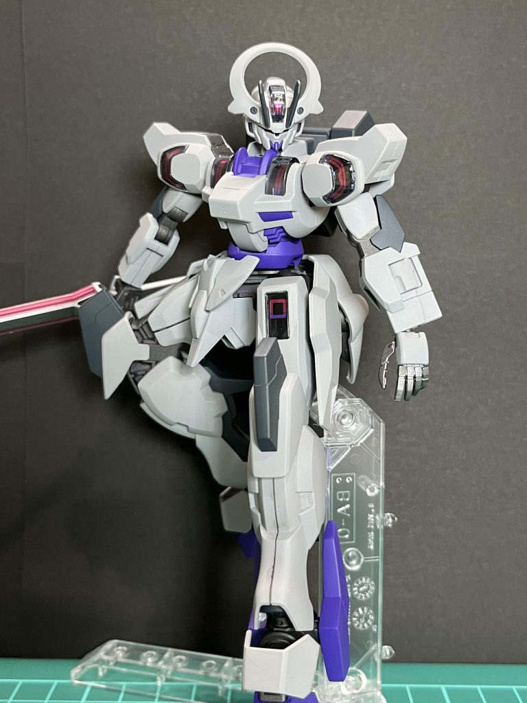 ポージングはこんな感じで