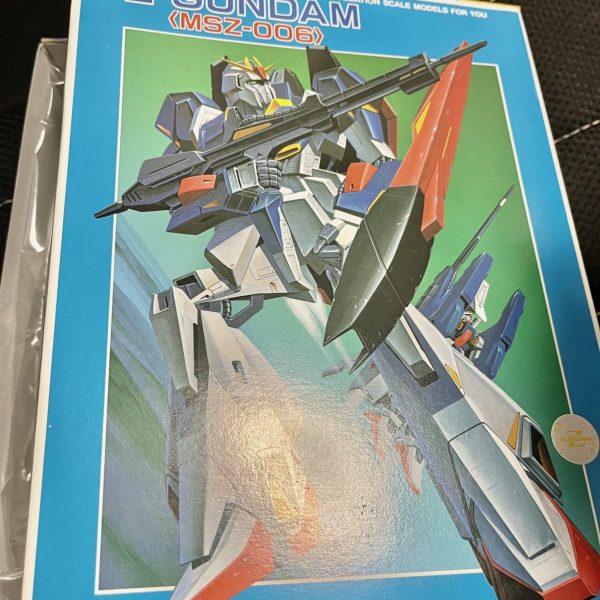 1/144zガンダムをすこーしだけ改修します。素体の時点でアニメ設定さながらのスタイルで最高のキットですね家にエコプラ1/144ガンダムが余っていたので、足首はそれに置き換えました！（1枚目）