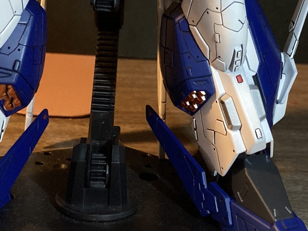 映画で光ってたのを塗装で再現してみようとやってみました