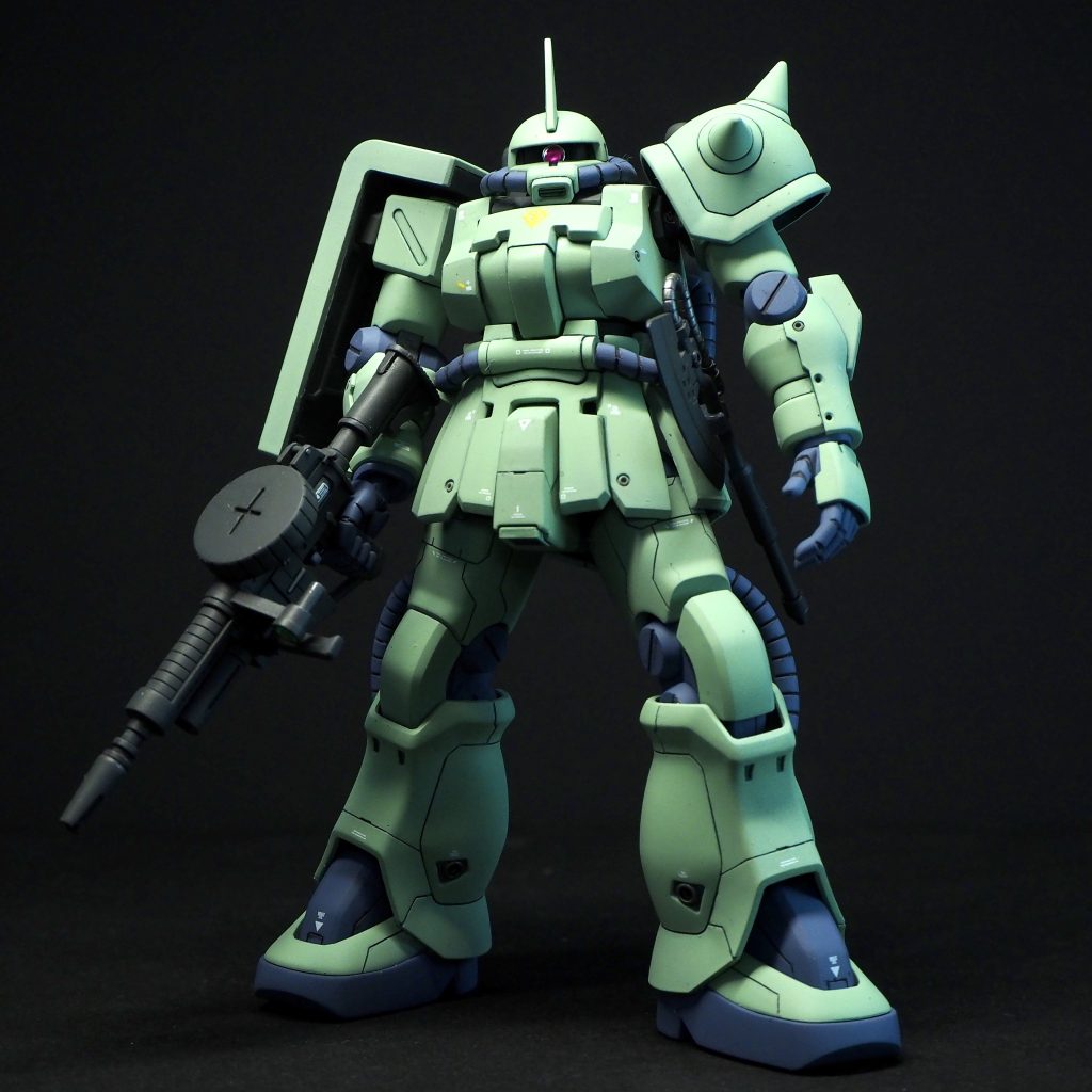 モノアイはハイキューパーツ社製SPプレート2に円形メタリックシールを貼り込んでいます。