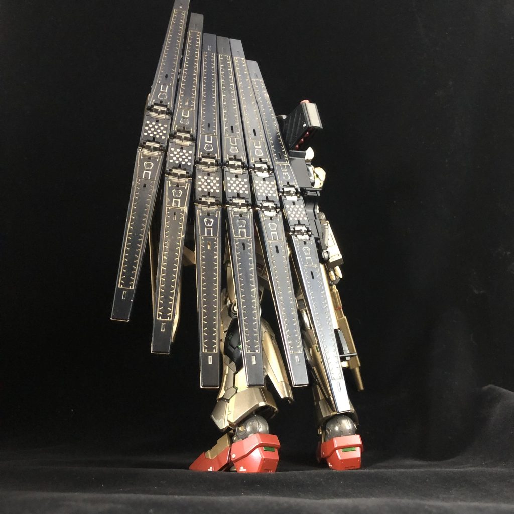 『νガンダム ver.百式takeover』–4枚目/制作者：@plamocross