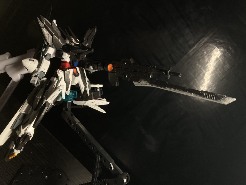 ガンダムテヒール6つ目には操縦する3人の想いがそれぞれ記されている