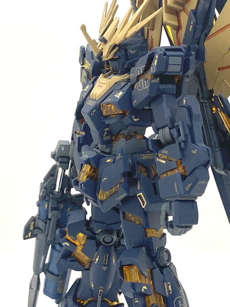 色からして、どうみても悪役機(途中で寝返りますが)なので悪役機にエントリーさせて頂きます。