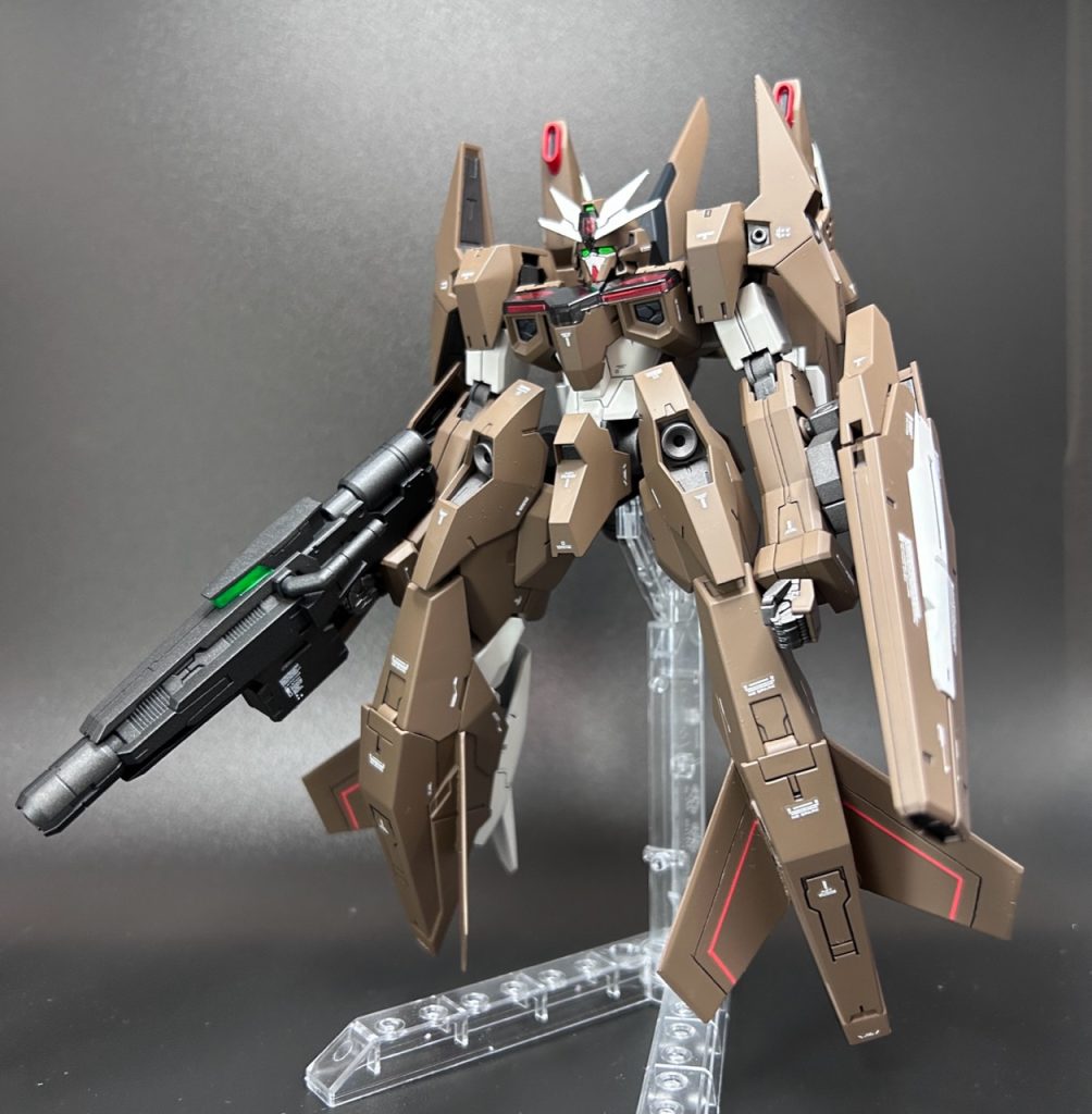 バックパックはHGブレイズザクファントムのブレイズウィザードとフライトユニットのミキシングです。