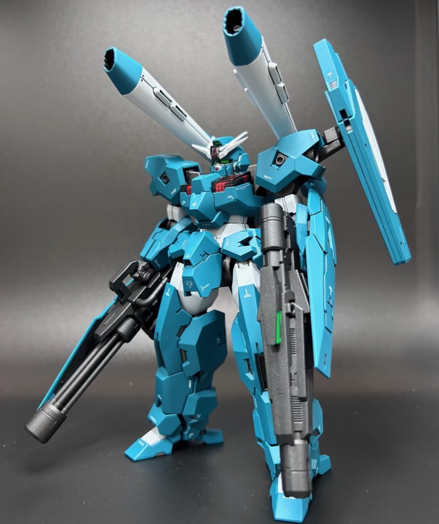 今回のメインであるバックパックは、ミラソウル社製フライトユニットの基部を利用して製作。キャノンはフレキシブルに可動します。