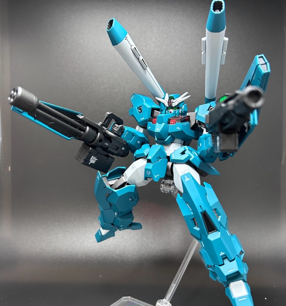 劇中ではビームキャノンとして使われなかったフェーズドアレイキャノン(長い)ですが、左肩に移動した為か砲撃体勢が容易に。