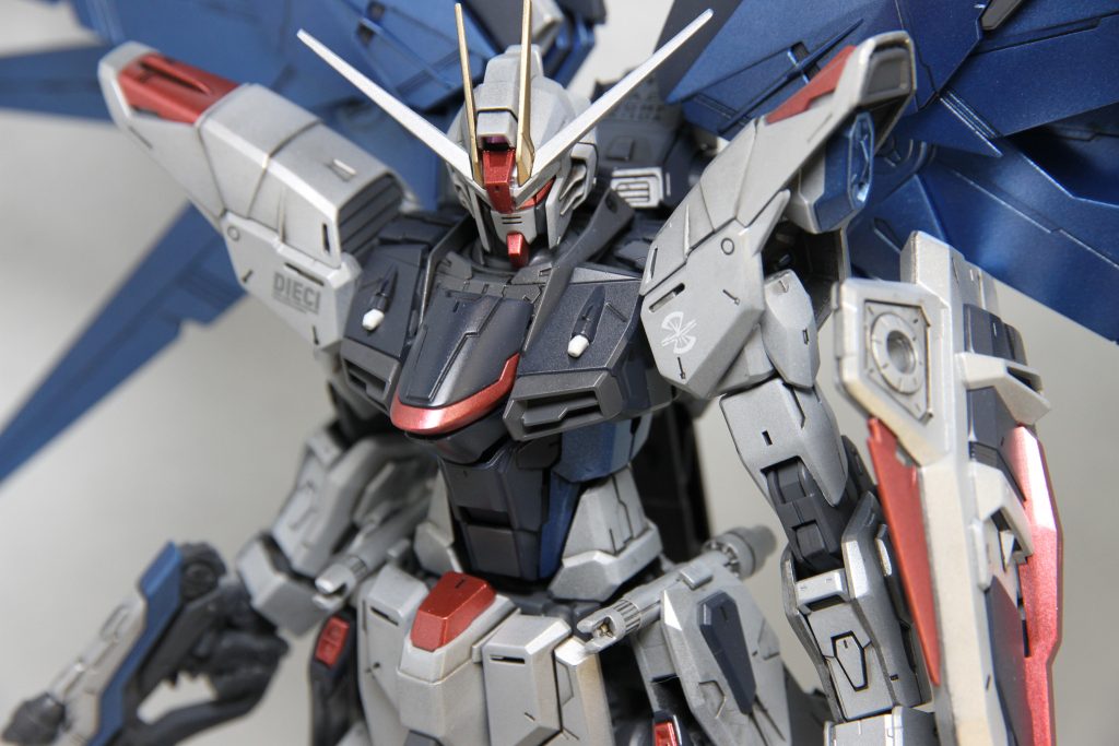 舞い降りる剣–2枚目/制作者：ddd助