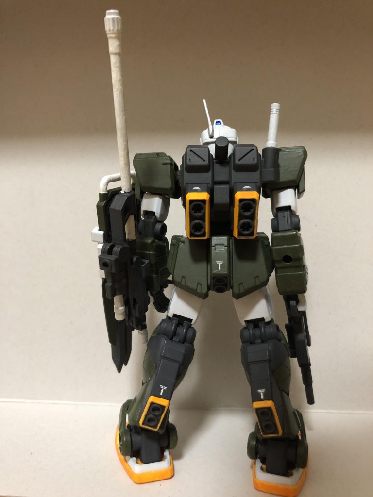 渋い色のジムになってますね😆シールドにたまたまビームスピアを引っ掛けられました。