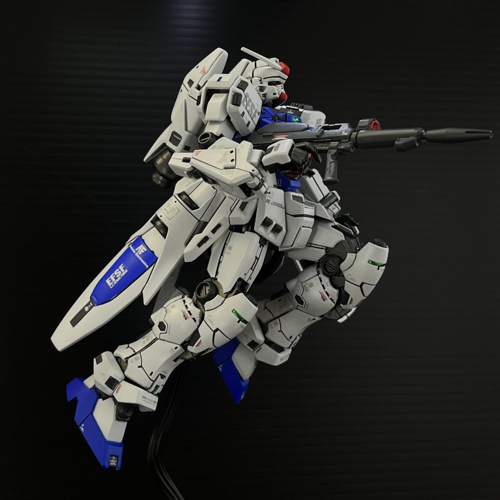 全身にデカールを貼っていますが、多すぎて何枚貼ったか覚えていません()