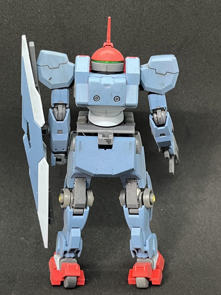 背面はこんな感じ足の塗装が微妙に禿げてしまった...