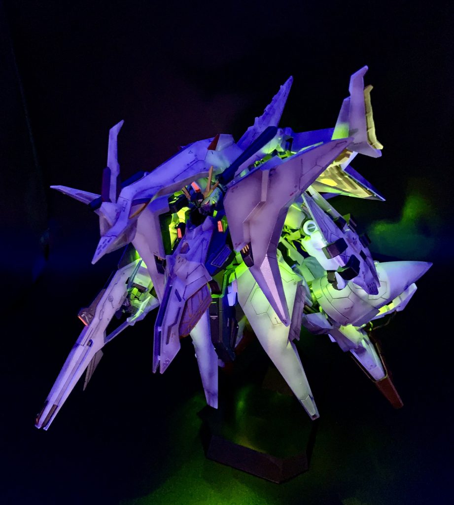 劇場版 閃光のハサウェイ ポスターと同じポーズ