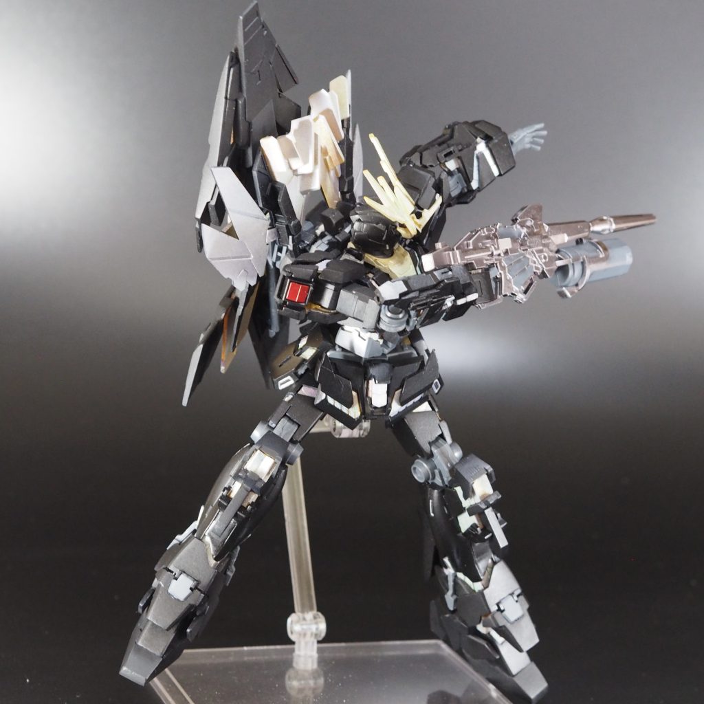 アクションポーズ78を意識してポージング