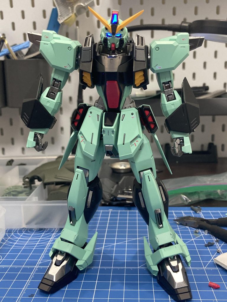 バックパック作成前にパシャり。背負い物が無くてもジェガン色とは思えないカッコ良さ。