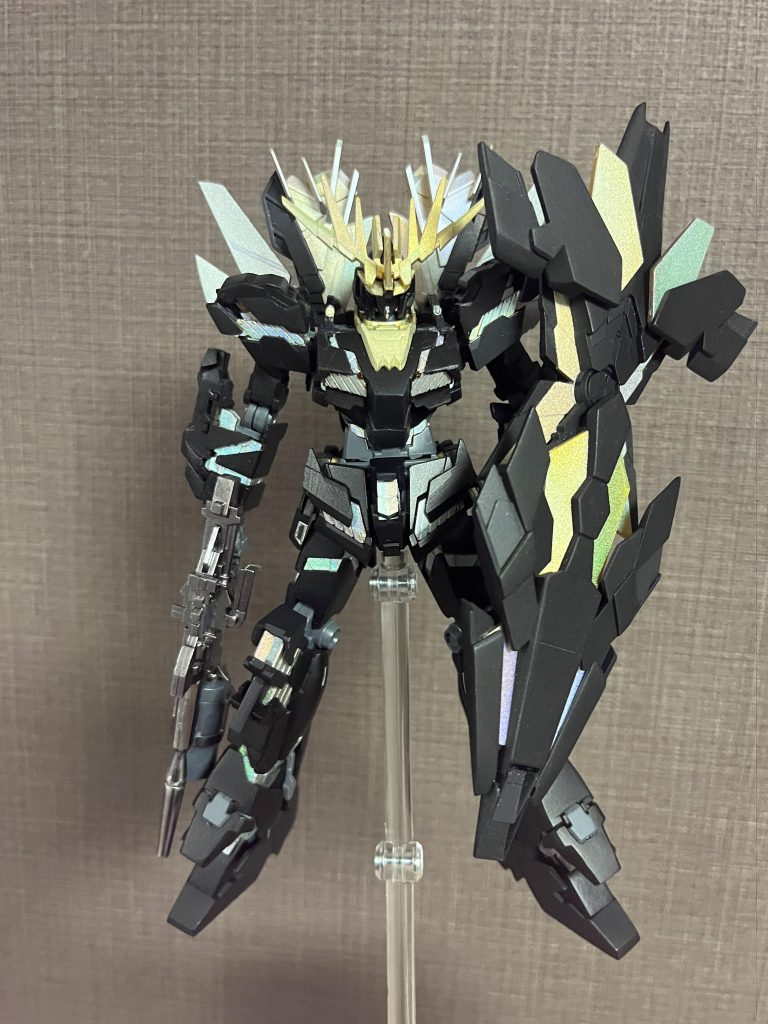 最後にサイコフレームのホロシルバーがわかる写真を。撮影ブースだと照明が明るすぎて上手く映らないのかな。最後までご覧いただきありがとうございました。