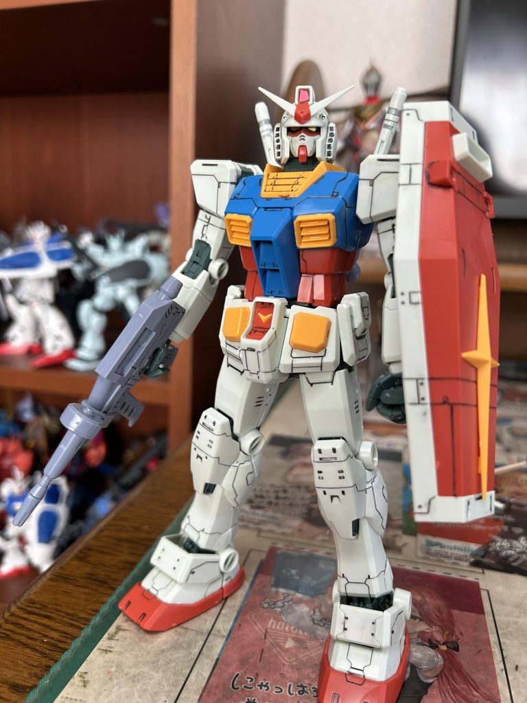 ゲーム仕様だからかめちゃくちゃモールド多かったです。この平成中期ぐらいのフォルムのガンダムが小学生の時によく見ていたのでかなり好きです。