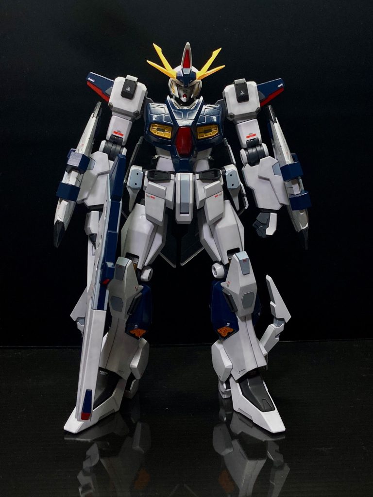 閃光のハサウェイ事情に明るい方ならお察しの通り、カラーリングを一部変えています。これは、昨年末に製作したΞガンダムのカラーリングと併せた為です。思ってたより塗り分けが大変でした。https://gumpla.jp/hg/1236460