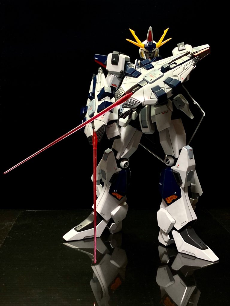 コンポジットウェポン・ビームサーベルモード、スラッシュ！まさかこんなドラクエのドラゴンキラー的な形状でサーベル出すとは思わなんだ。予備のビームサーベルすら持ち合わせない潔さ。