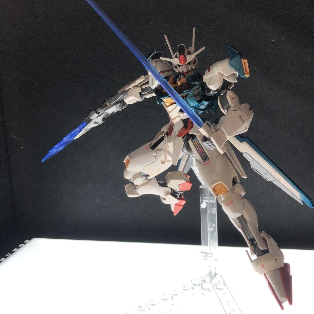 箱絵だとシールドを構えているポーズなんですが、個人的にはビットオンフォーム推しなのであえて二刀流で。