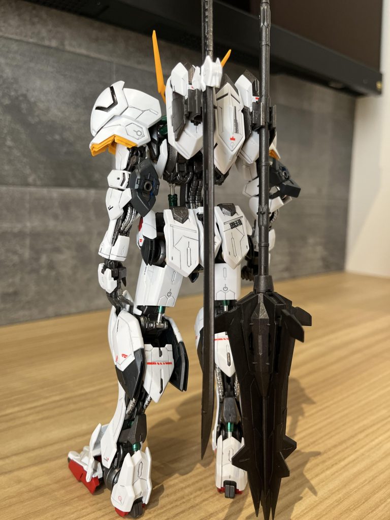 武器も黒鉄色で塗ってるんですけどあんまりわかんないですね