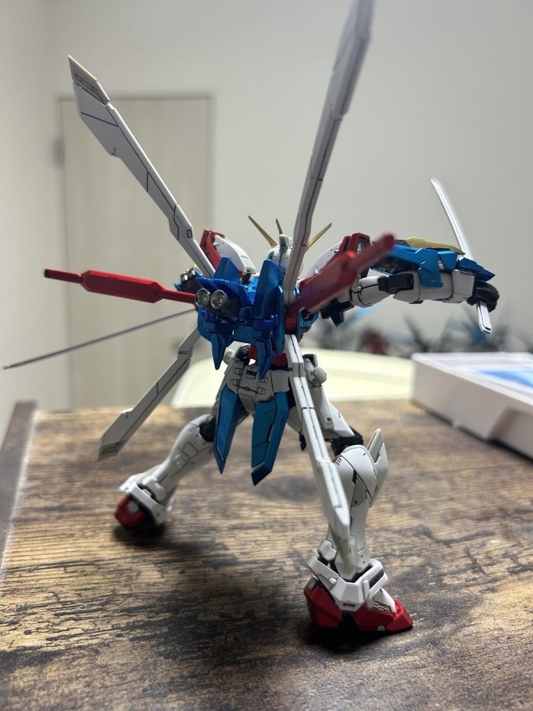 後ろから。今回はあえてシール類は使用せず。ゴッドはシール貼るイメージないですね。