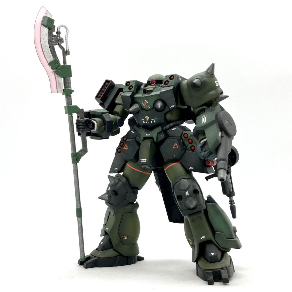 …んたけど、完璧なスタイルのF2ザクに盛りに盛ったデザインなので、少々ずんぐりむっくりなんですよね😅