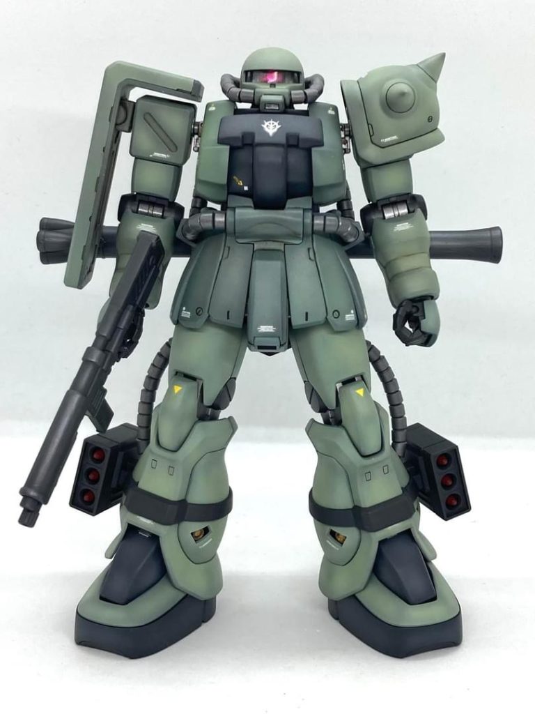 このMG F2ザク、悪くないんですが、 名作キット、HGUC 1/144のF2ザクの陰に隠れてしまってる感がありますね。 